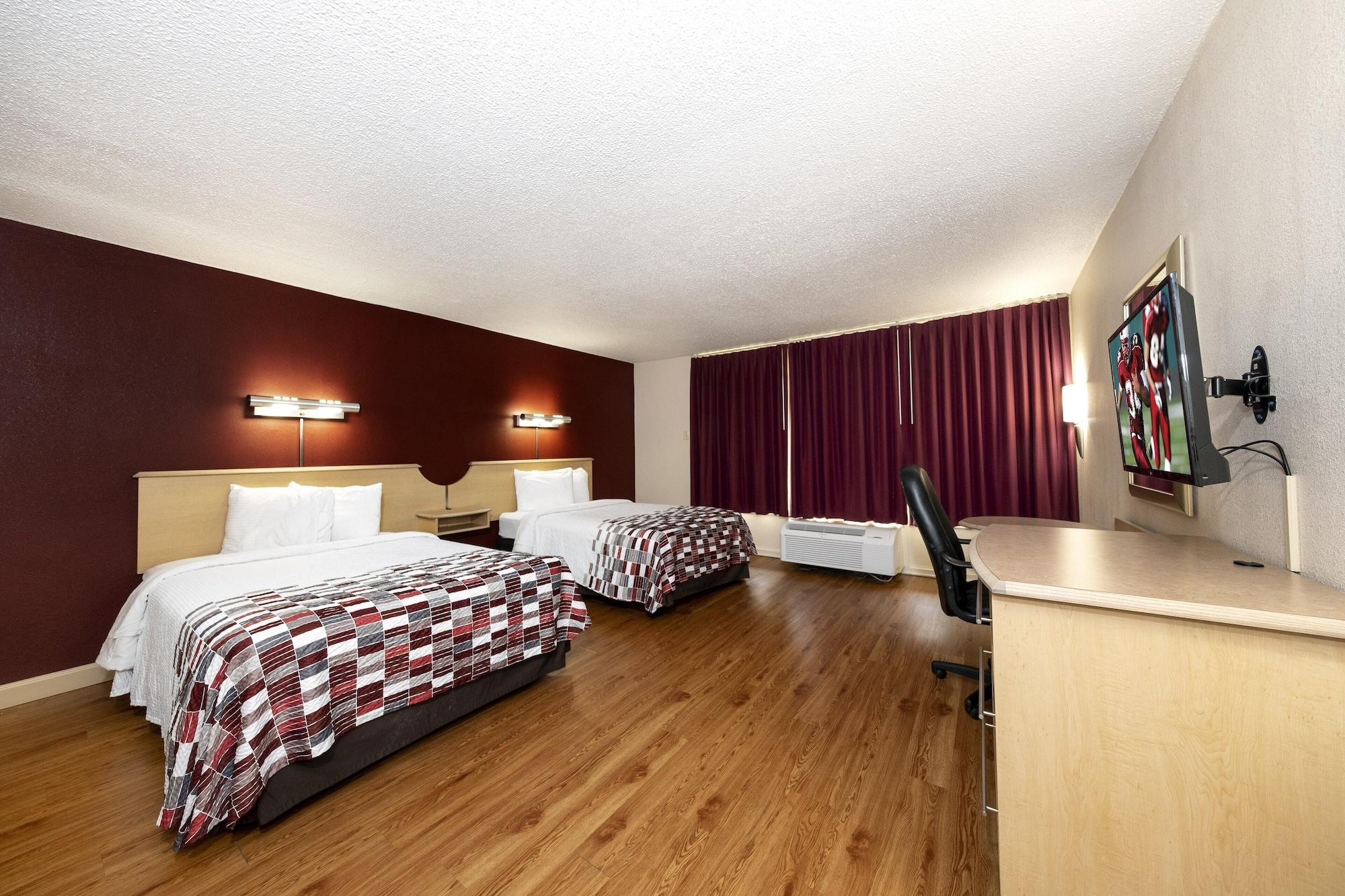Red Roof Inn & Suites ווית'וויל מראה חיצוני תמונה