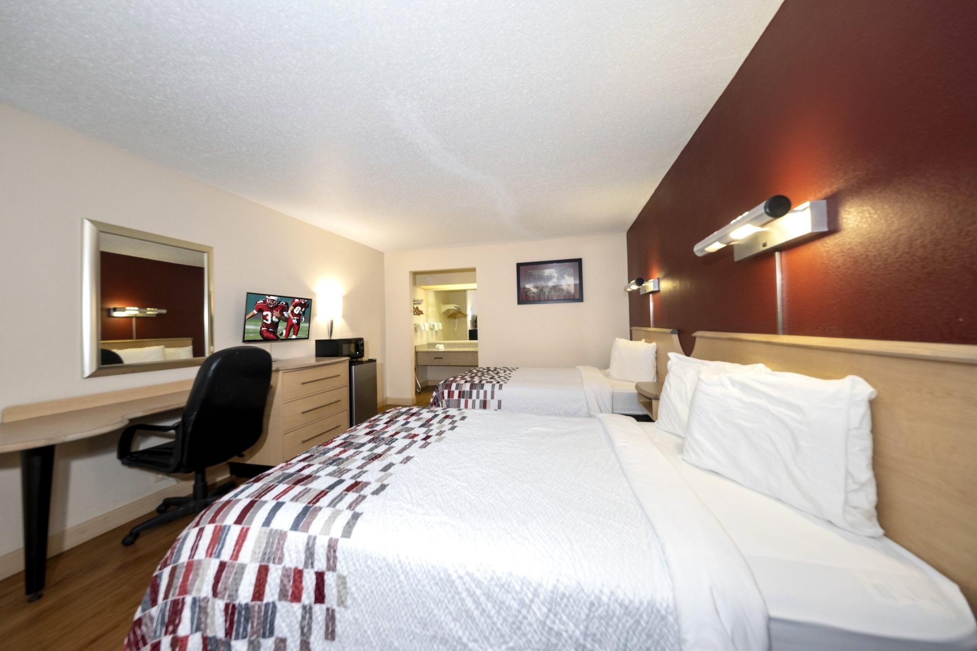 Red Roof Inn & Suites ווית'וויל מראה חיצוני תמונה
