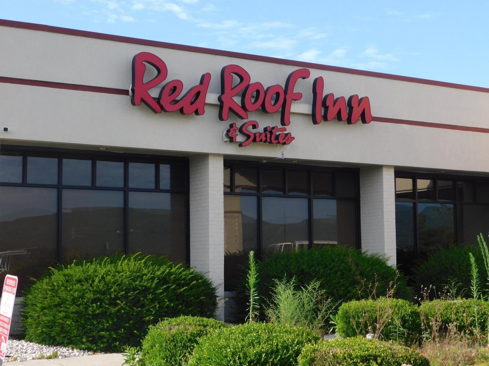 Red Roof Inn & Suites ווית'וויל מראה חיצוני תמונה