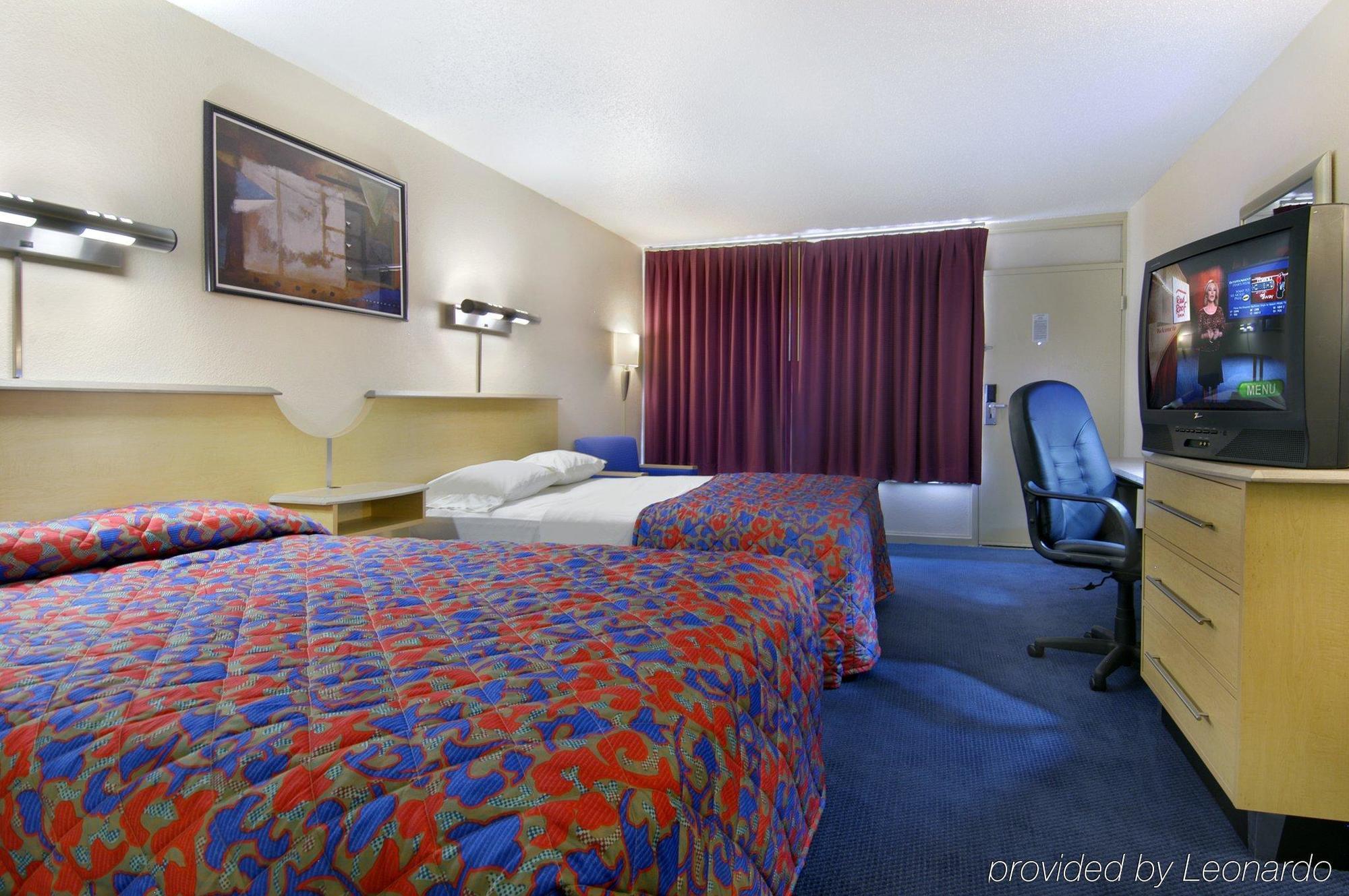 Red Roof Inn & Suites ווית'וויל חדר תמונה