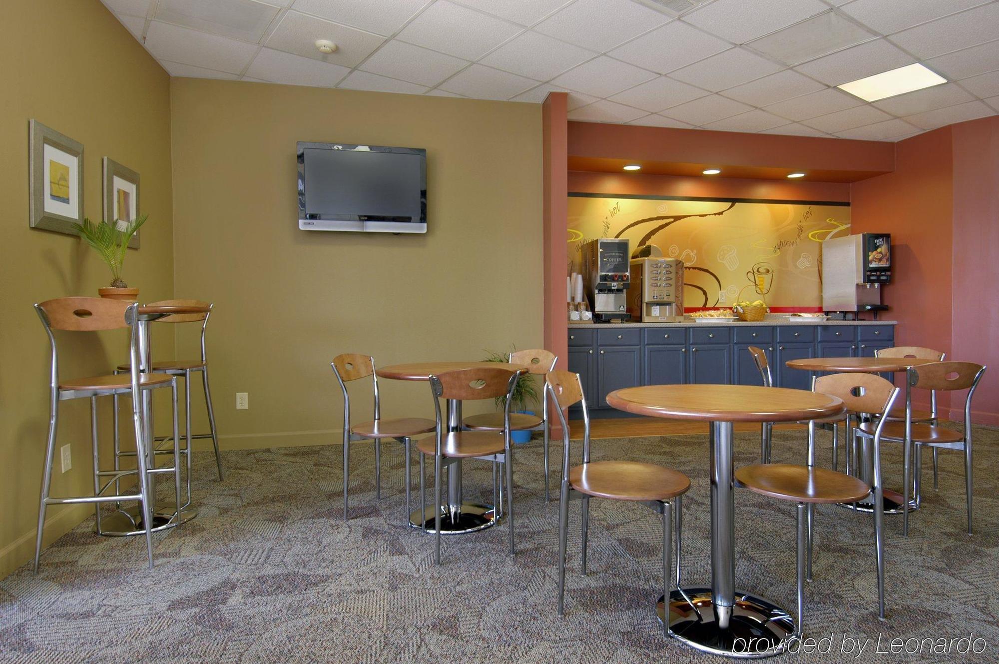 Red Roof Inn & Suites ווית'וויל מסעדה תמונה
